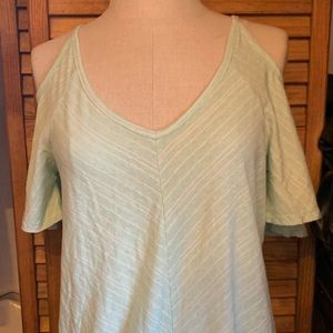 YETTS Los Angeles NWT Mint Green Woman’s Blouse